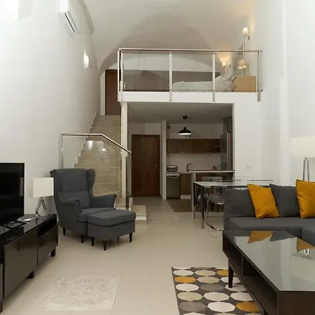 Turistico Centro Monumental -- *