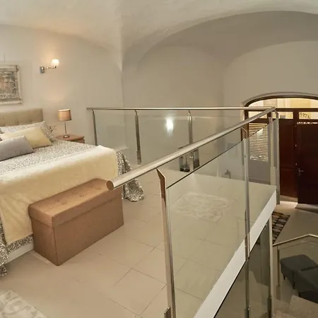 Turistico Centro Monumental -- * Caces