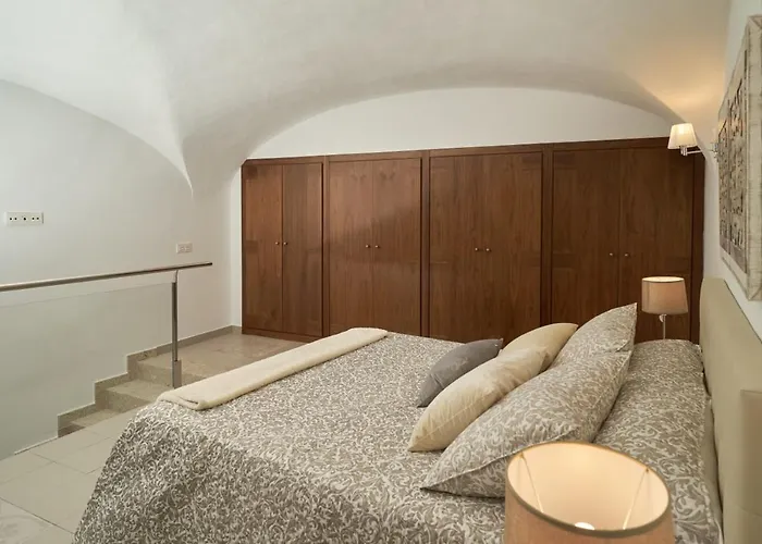 Turistico Centro Monumental -- Caces